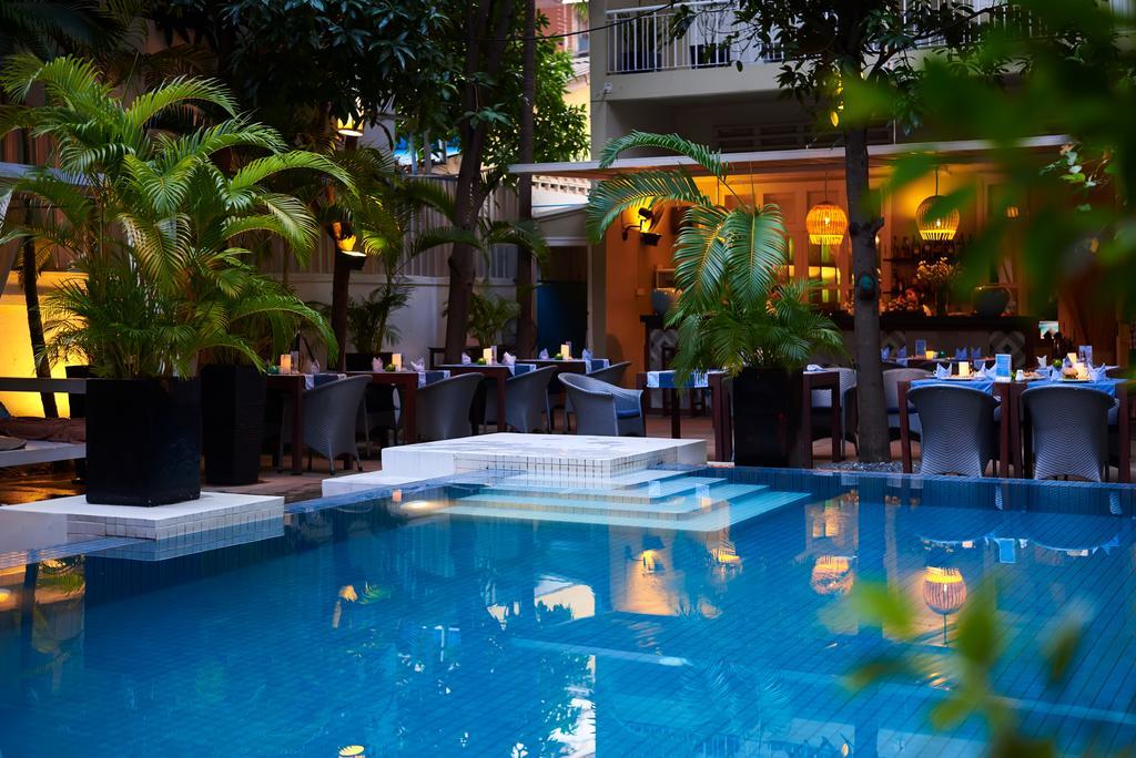 Blue Lime Phnom Penh Hotel Bagian luar foto