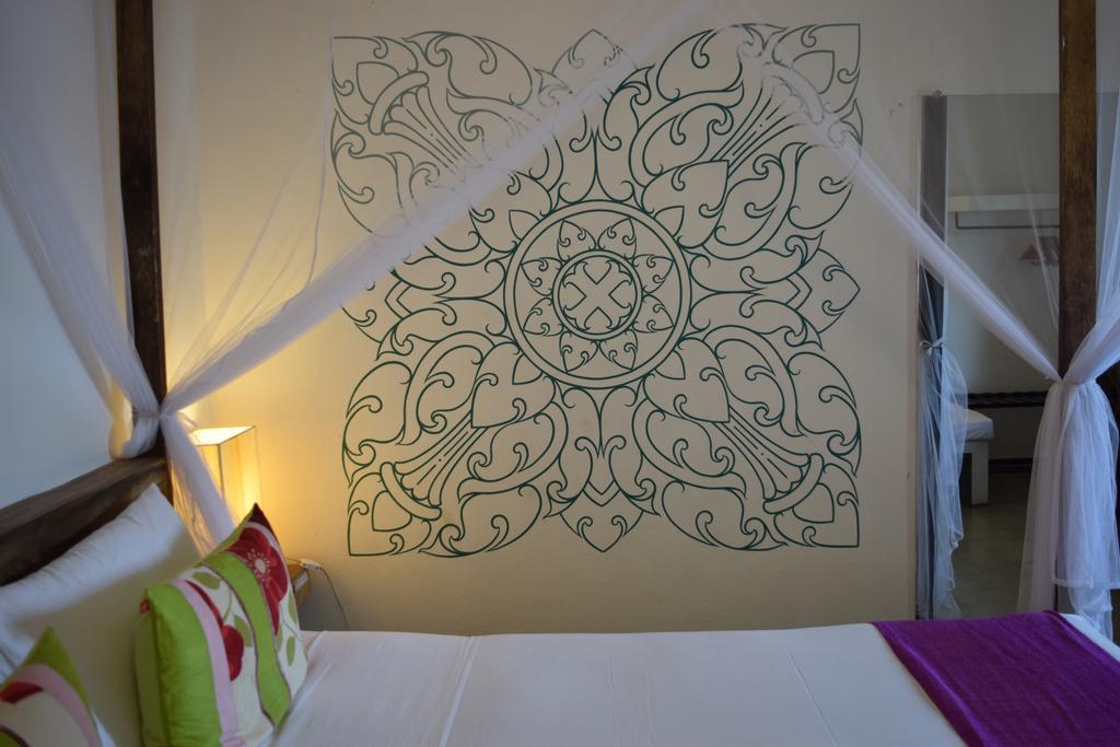 Blue Lime Phnom Penh Hotel Bagian luar foto